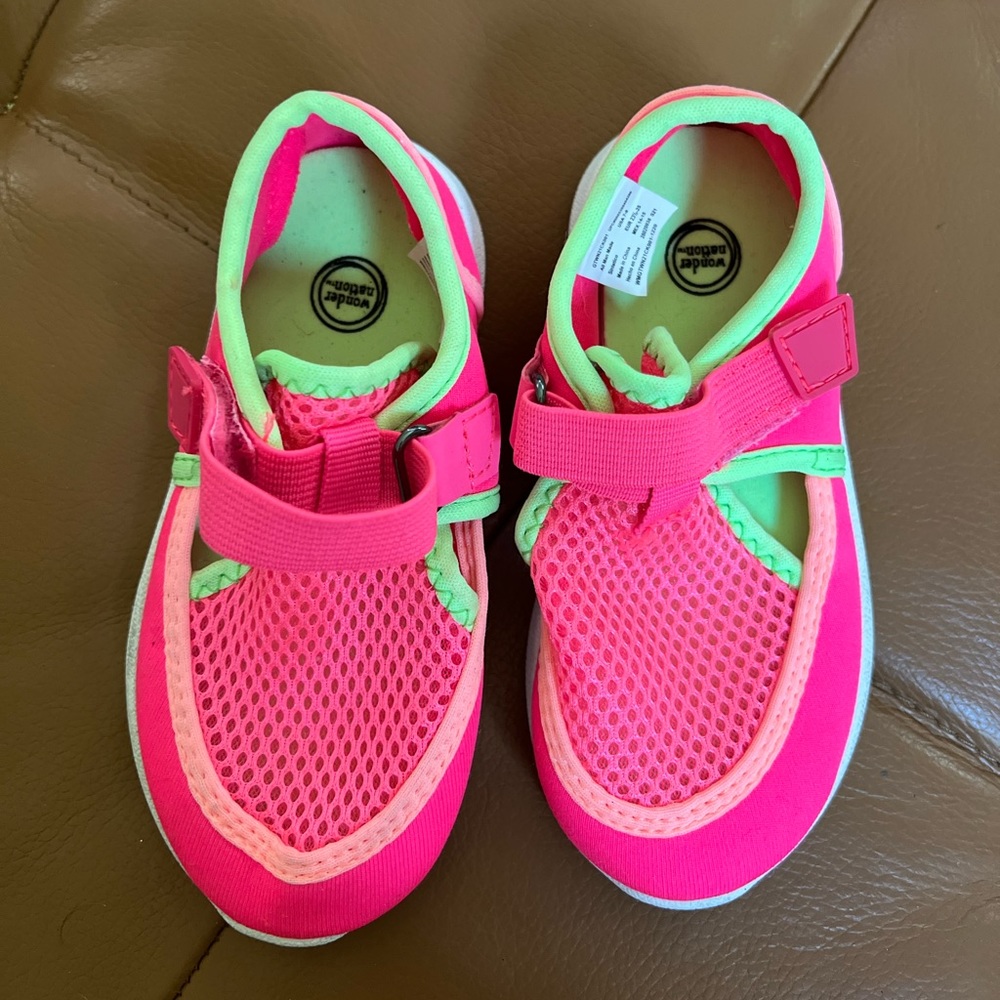 Wonder Nation Water Shoes Size 7/8